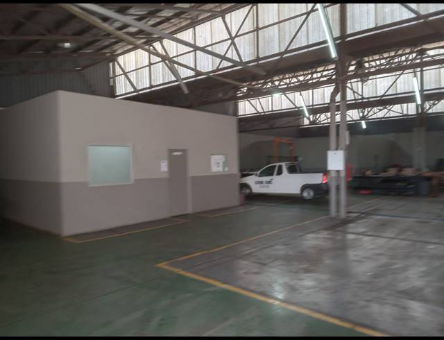 412M² BUILDING TO LET IN APEX